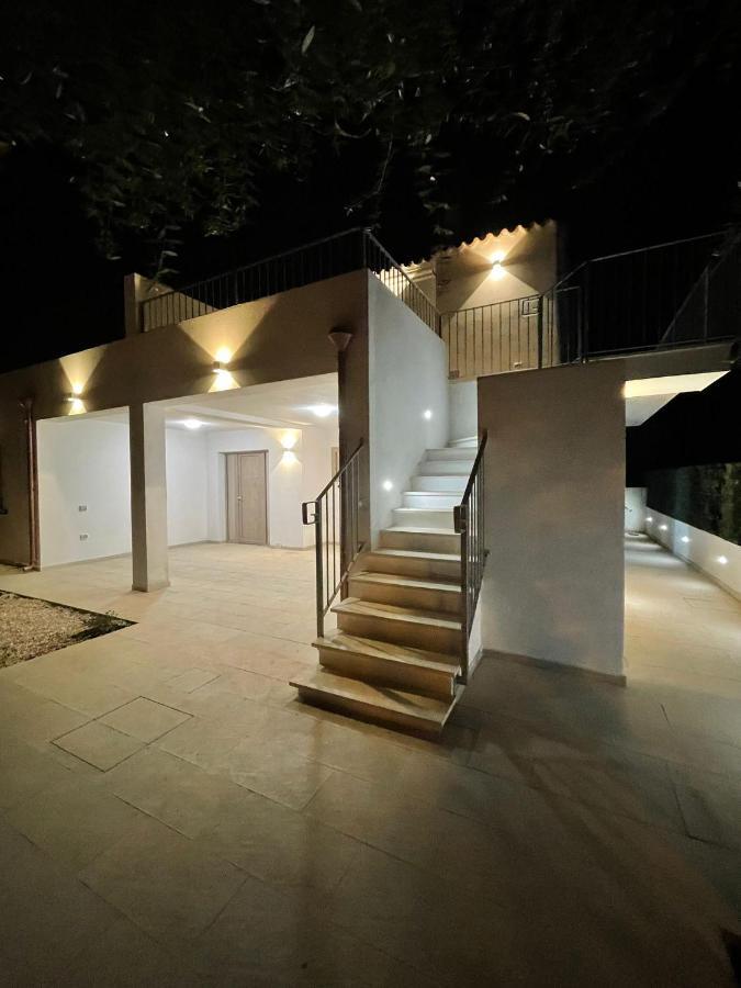 Chrisso Rooms Affittacamere San Teodoro  Exterior foto
