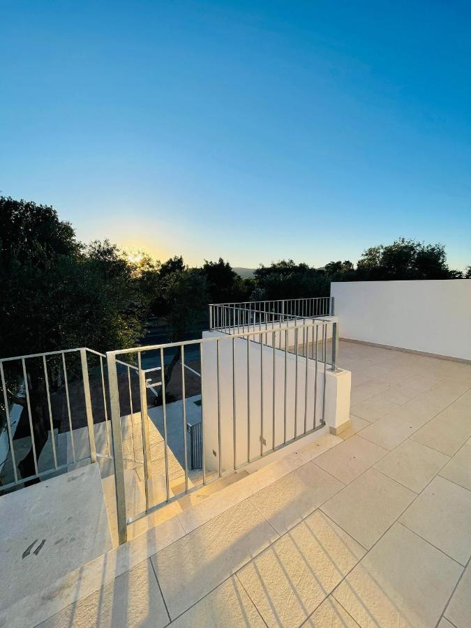 Chrisso Rooms Affittacamere San Teodoro  Exterior foto